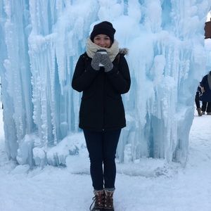 Meet your Posher, Laura